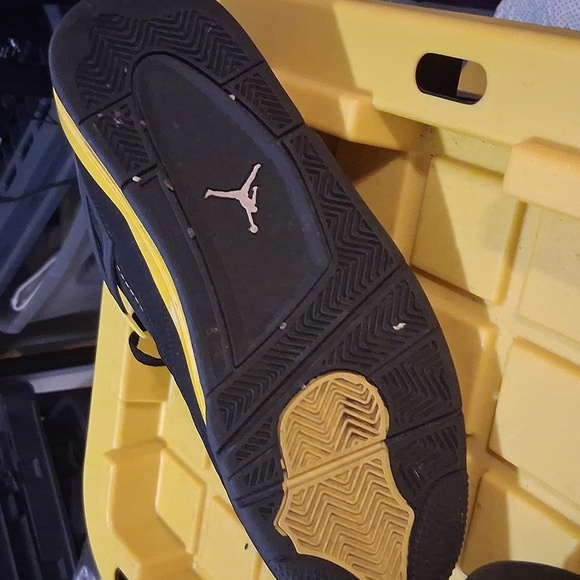 Jordan 4 thunder size 10 - Picture 7 of 8